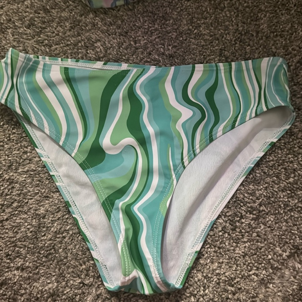 SHEIN bottoms size S worn a couple times